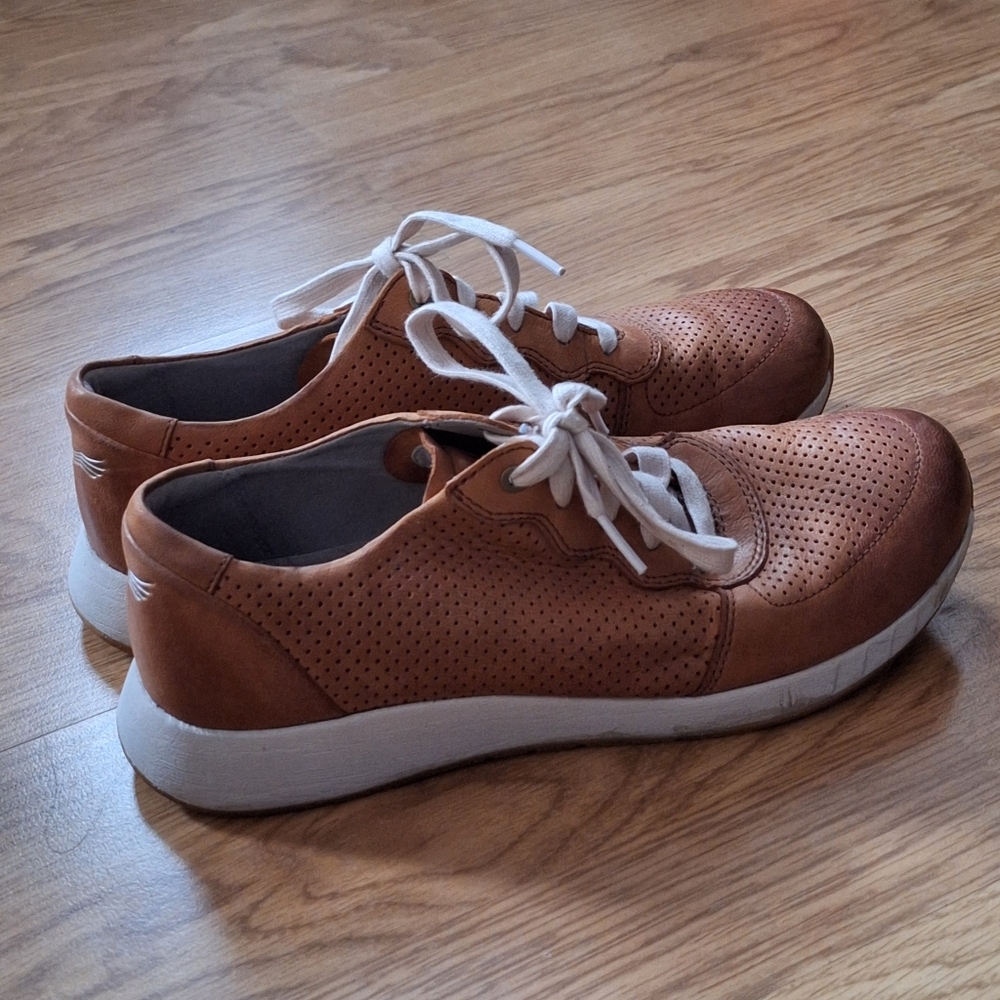 Dansko Christina Brown Leather  Sneakers Sz 8